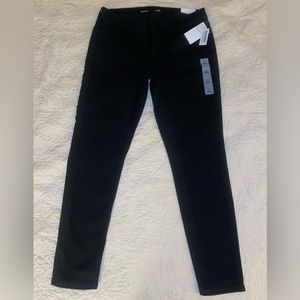 NWT Old Navy Mid Rise Rockstar Super Skinny Jeans. Size 14.